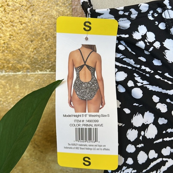 NEW Women’s Hurley One Piece Primal Wave Crisscross Back Swimsuit UPF 50+ Size S - Picture 9 of 11